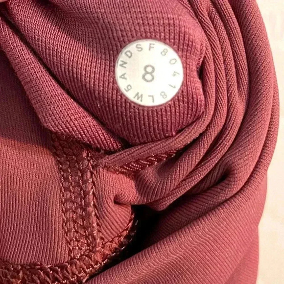Lululemon I 8 - Picture 7 of 12